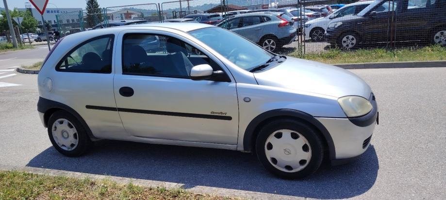 Opel Corsa 1,2 16V - Slika 3