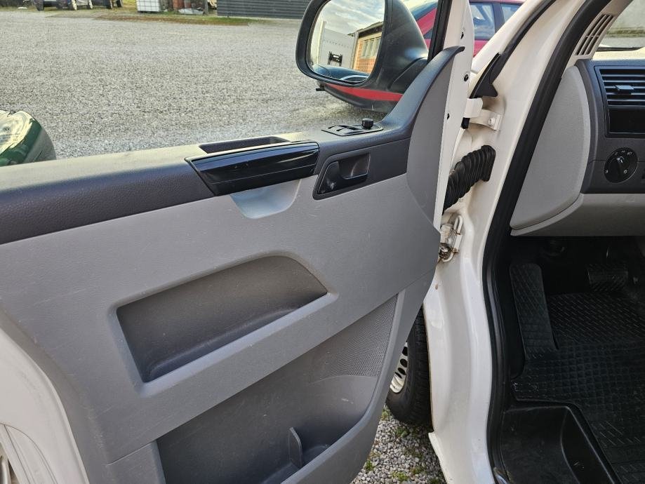 Volkswagen Transporter 2.0 TDI, DSG, 2014 - polovno vozilo na prodaju, autosalon Samobor i Strmec | Samo treba delati