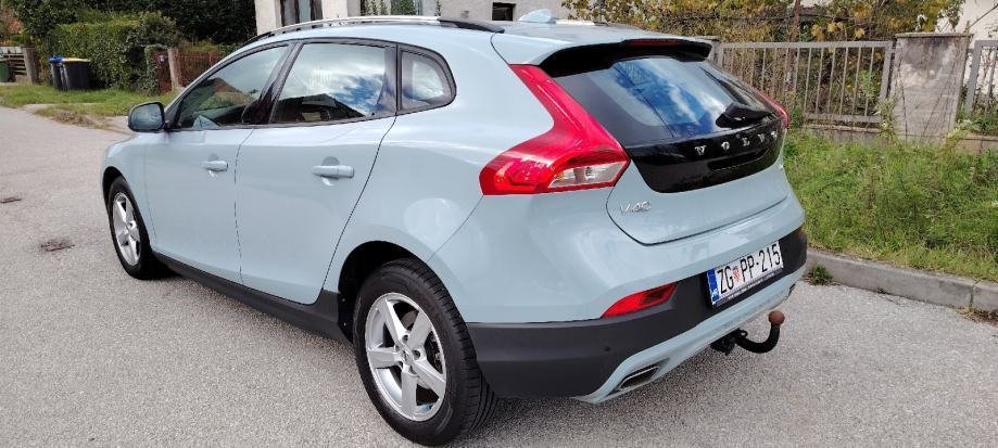 Volvo V40 Cross Country 2,0D - polovno vozilo na prodaju, autosalon Samobor i Strmec | Samo treba delati