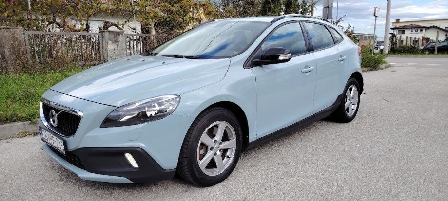 Volvo V40 Cross Country 2,0D - polovno vozilo na prodaju, autosalon Samobor i Strmec | Samo treba delati