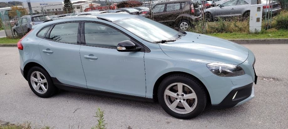 Volvo V40 Cross Country 2,0D - polovno vozilo na prodaju, autosalon Samobor i Strmec | Samo treba delati