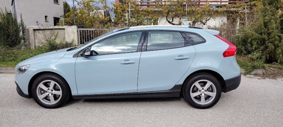 Volvo V40 Cross Country 2,0D - polovno vozilo na prodaju, autosalon Samobor i Strmec | Samo treba delati