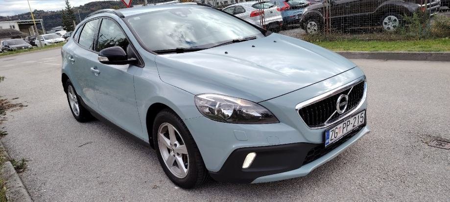 Volvo V40 Cross Country 2,0D - polovno vozilo na prodaju, autosalon Samobor i Strmec | Samo treba delati