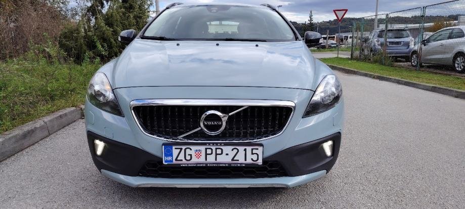 Volvo V40 Cross Country 2,0D - polovno vozilo na prodaju, autosalon Samobor i Strmec | Samo treba delati