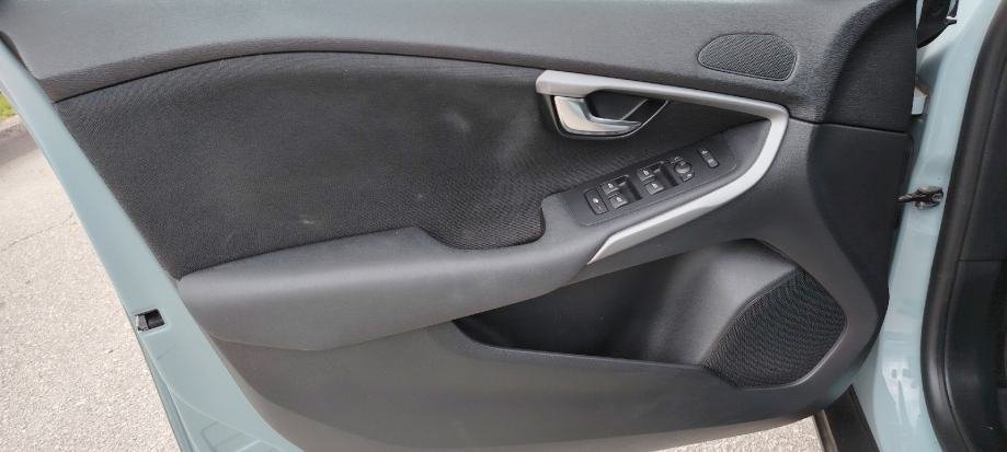 Volvo V40 Cross Country 2,0D - polovno vozilo na prodaju, autosalon Samobor i Strmec | Samo treba delati