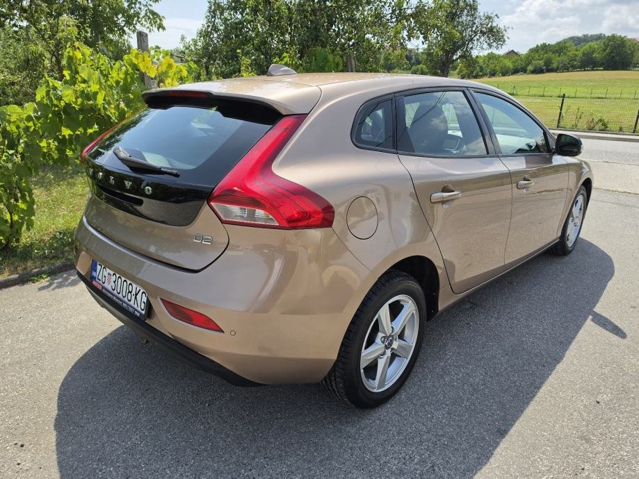 Volvo V40 D3 2.0 D - polovno vozilo na prodaju, autosalon Samobor i Strmec | Samo treba delati