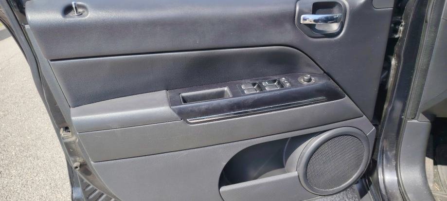 Jeep Compass 2,2 CRD 4X4 - polovno vozilo na prodaju, autosalon Samobor i Strmec | Samo treba delati