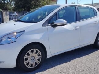 Peugeot 208 1,4 HDi – prednji lijevi pogled