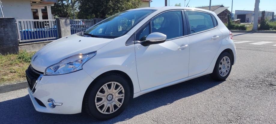 Peugeot 208 1,4 HDi – prednji lijevi pogled