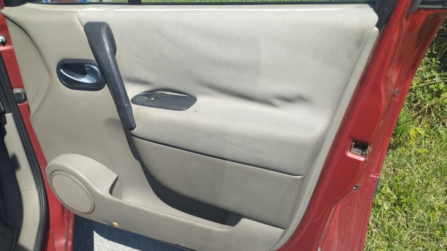 Renault Scenic 1,4 16V - polovno vozilo na prodaju, autosalon Samobor i Strmec | Samo treba delati