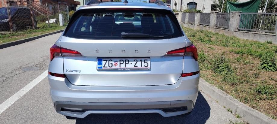 Škoda Kamiq 1,0 TSI – stražnji desni pogled