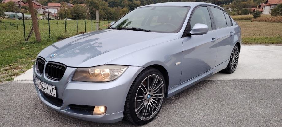 BMW serija 3 316d NAVIGACIJA – prednji desni pogled