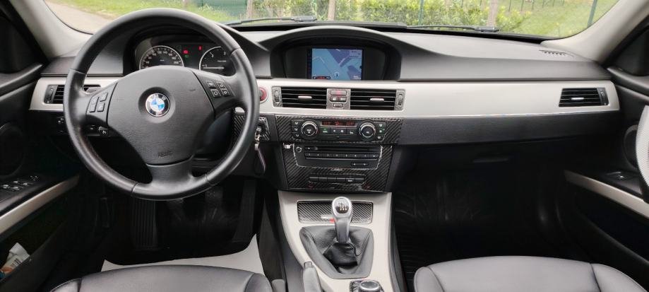 BMW serija 3 316d NAVIGACIJA – instrument ploča