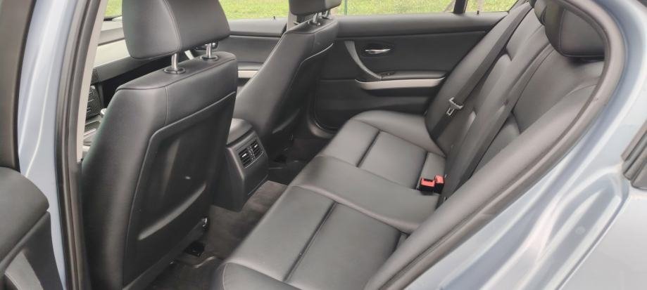 BMW serija 3 316d NAVIGACIJA – stražnja sjedala