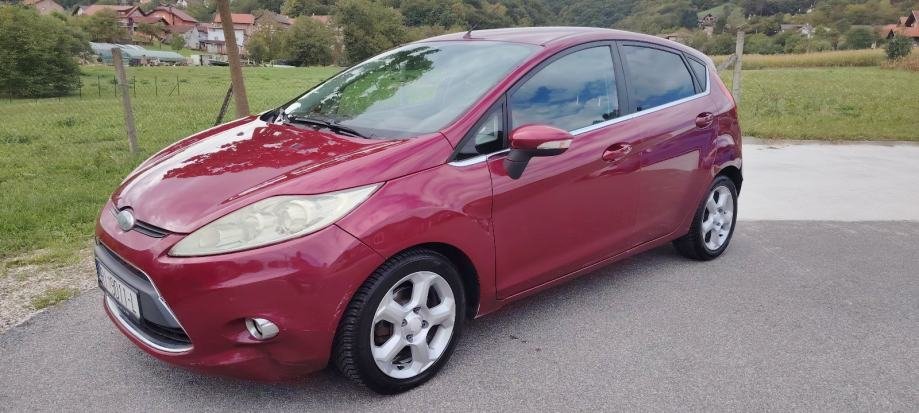 Ford Fiesta 1,4 TDCI REGISTRIRAN DO 8/2027 – prednji lijevi pogled