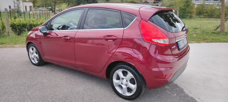Ford Fiesta 1,4 TDCI REGISTRIRAN DO 8/2027 – stražnji lijevi pogled