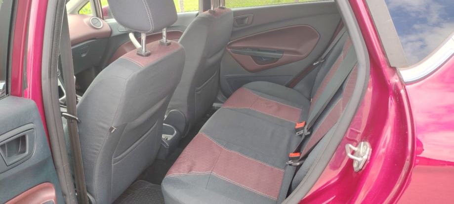 Ford Fiesta 1,4 TDCI REGISTRIRAN DO 8/2027 – stražnja sjedala
