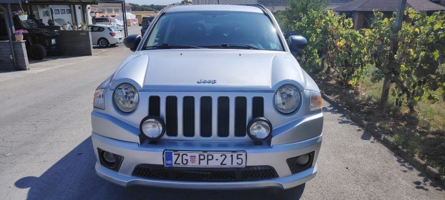 Jeep Compass 2,0 CRD Sport 4X4 RALLY – prednji pogled