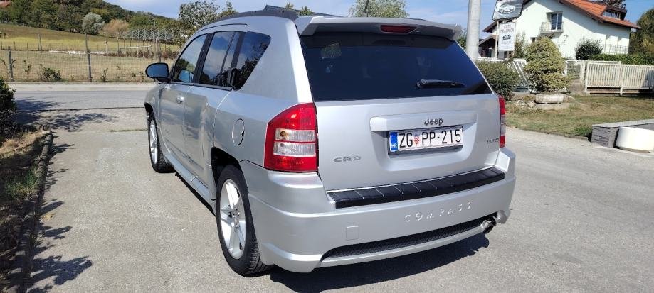 Jeep Compass 2,0 CRD Sport 4X4 RALLY – stražnji desni pogled