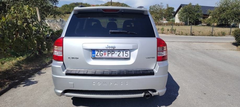 Jeep Compass 2,0 CRD Sport 4X4 RALLY – stražnji pogled