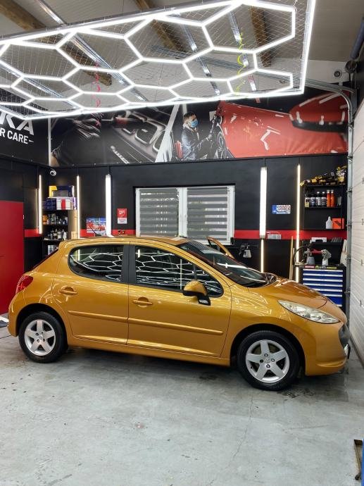 Peugeot 207 1,4 – desna bočna strana
