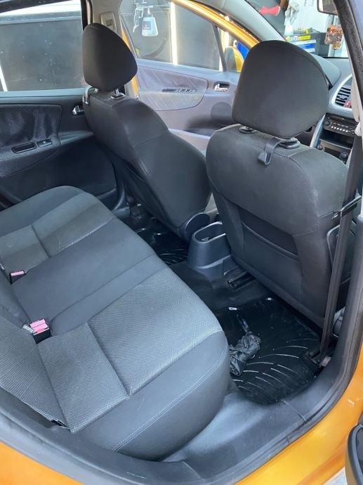 Peugeot 207 1,4 – prednja i stražnja sjedala