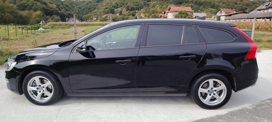 Volvo V60 D3 automatik 2.0 110kw – lijeva bočna strana