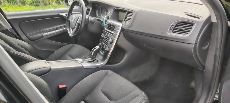 Volvo V60 D3 automatik 2.0 110kw - polovno vozilo na prodaju, autosalon Samobor | Samo treba delati