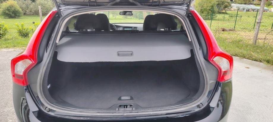 Volvo V60 D3 automatik 2.0 110kw – prtljažni prostor