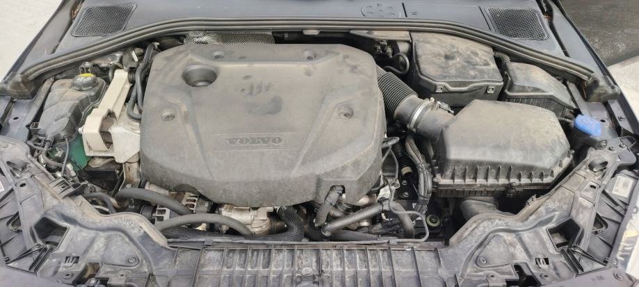 Volvo V60 D3 automatik 2.0 110kw – motorni prostor