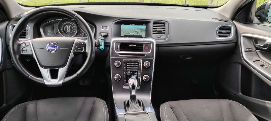 Volvo V60 D3 automatik 2.0 110kw – instrument ploča
