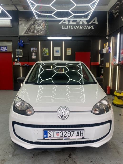 VW Up! 1,0 – prednji pogled