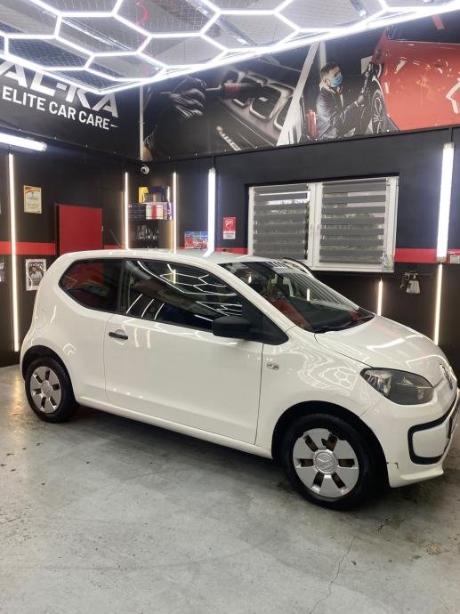 VW Up! 1,0 – prednji desni pogled