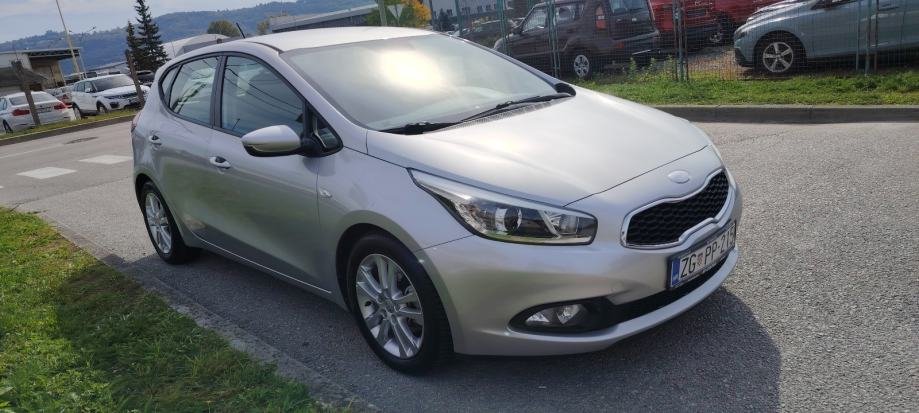 Kia Ceed (cee'd) 1,4 CRDi EX Alu REG 6/2027 - polovno vozilo na prodaju, autosalon Samobor | Samo treba delati