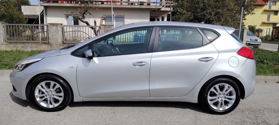Kia Ceed (cee'd) 1,4 CRDi EX Alu REG 6/2027 - polovno vozilo na prodaju, autosalon Samobor | Samo treba delati