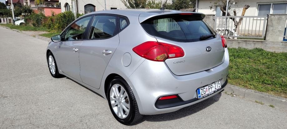 Kia Ceed (cee'd) 1,4 CRDi EX Alu REG 6/2027 - polovno vozilo na prodaju, autosalon Samobor | Samo treba delati