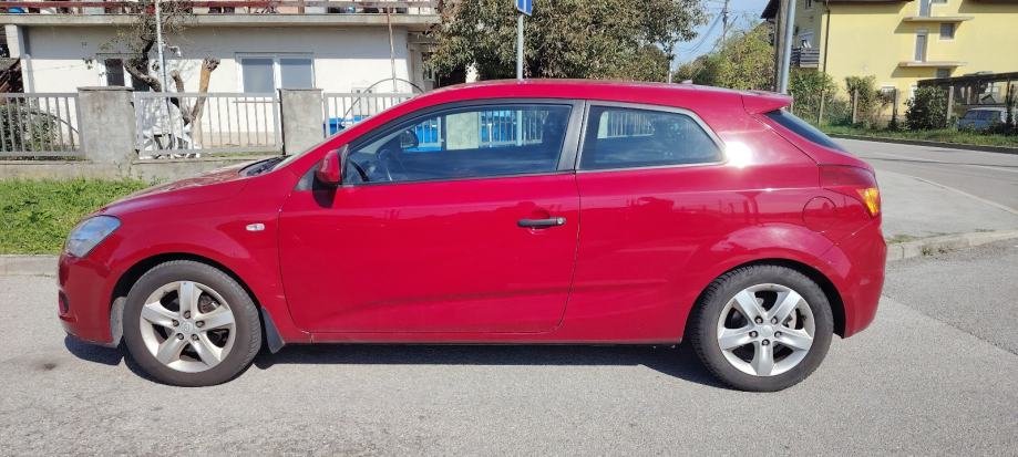 Kia Pro ceed 1,6 CRDi LX - polovno vozilo na prodaju, autosalon Samobor | Samo treba delati