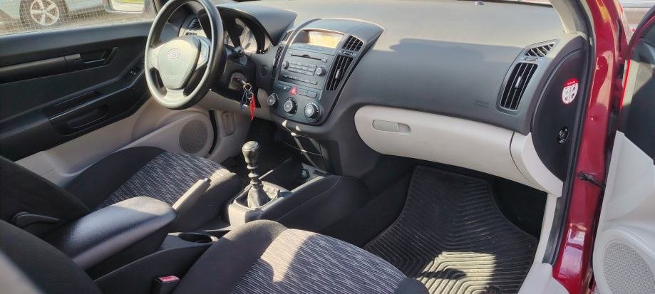 Kia Pro ceed 1,6 CRDi LX - polovno vozilo na prodaju, autosalon Samobor | Samo treba delati
