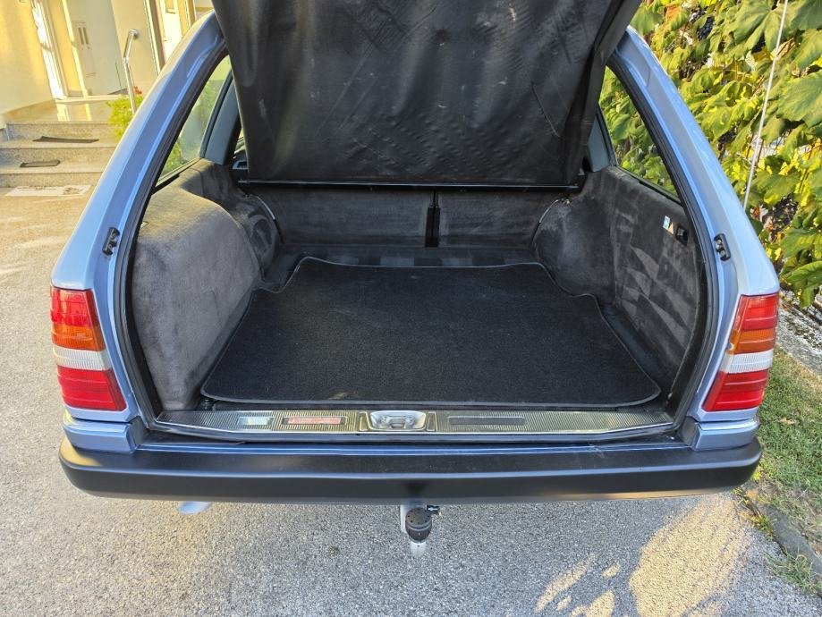Mercedes-Benz 124 300 T D - polovno vozilo na prodaju, autosalon Samobor | Samo treba delati