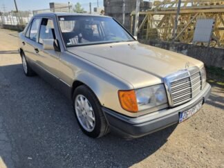Mercedes-Benz 124 E 230 - prednji kut vozila | Samo treba delati