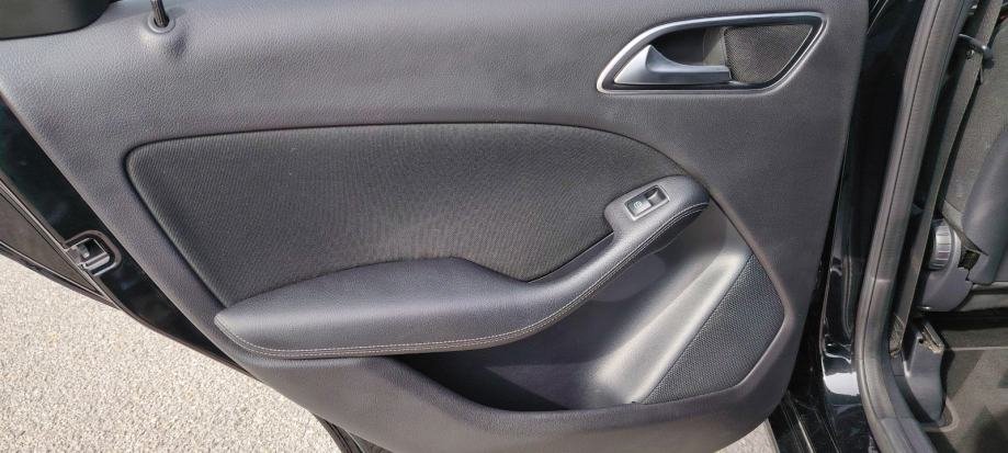 Mercedes-Benz B-klasa 180 d - polovno vozilo na prodaju, autosalon Samobor | Samo treba delati
