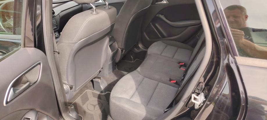 Mercedes-Benz B-klasa 180 d - polovno vozilo na prodaju, autosalon Samobor | Samo treba delati