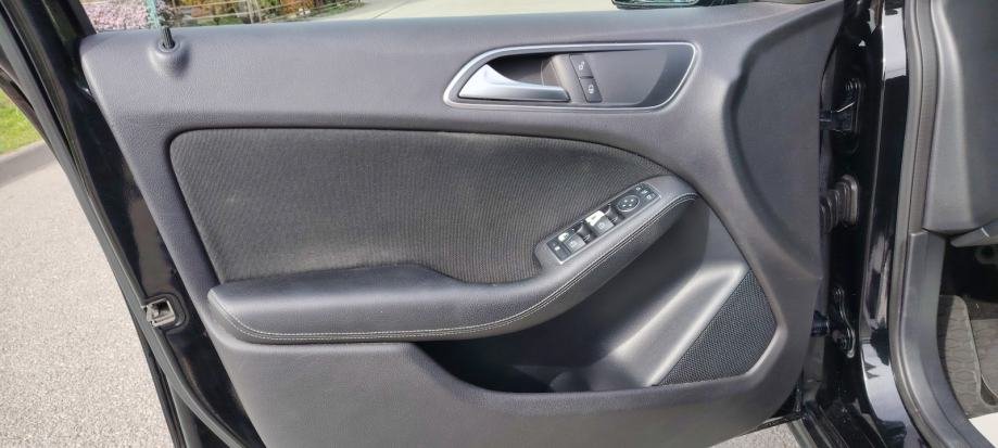 Mercedes-Benz B-klasa 180 d - polovno vozilo na prodaju, autosalon Samobor | Samo treba delati